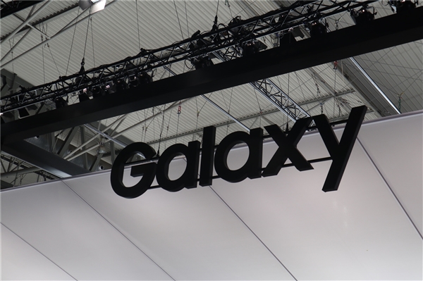 三星Galaxy Z Fold6手机壳曝光：外观更方正硬朗