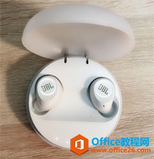 JBL FREE耳机怎么开机和关机