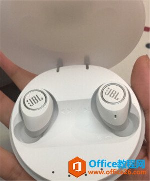 JBL FREE耳机怎么开机和关机