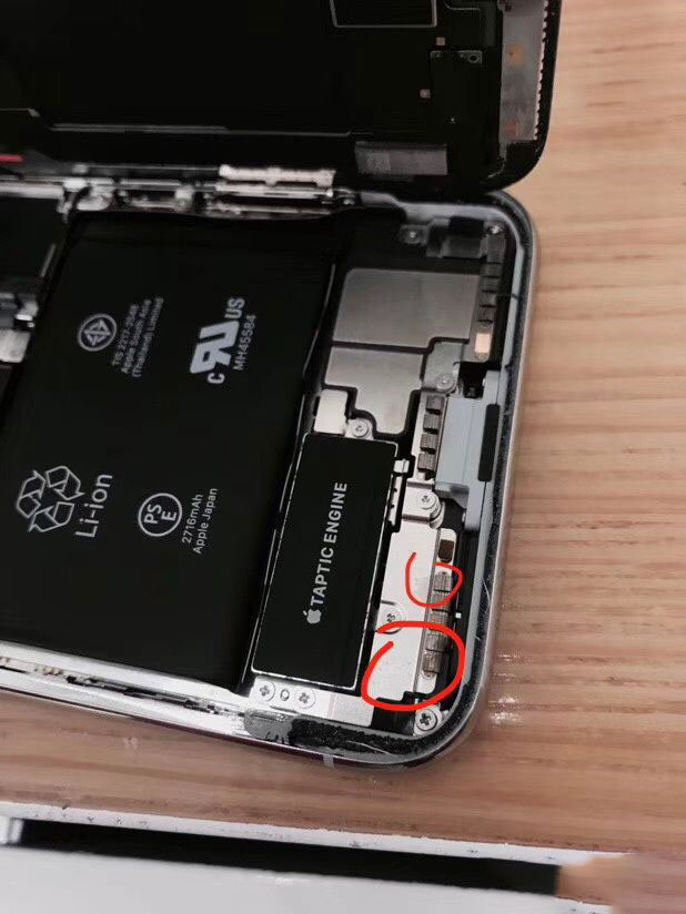 iPhone 进水后有哪些痕迹？苹果官方是如何检测 iPhone 进水的？