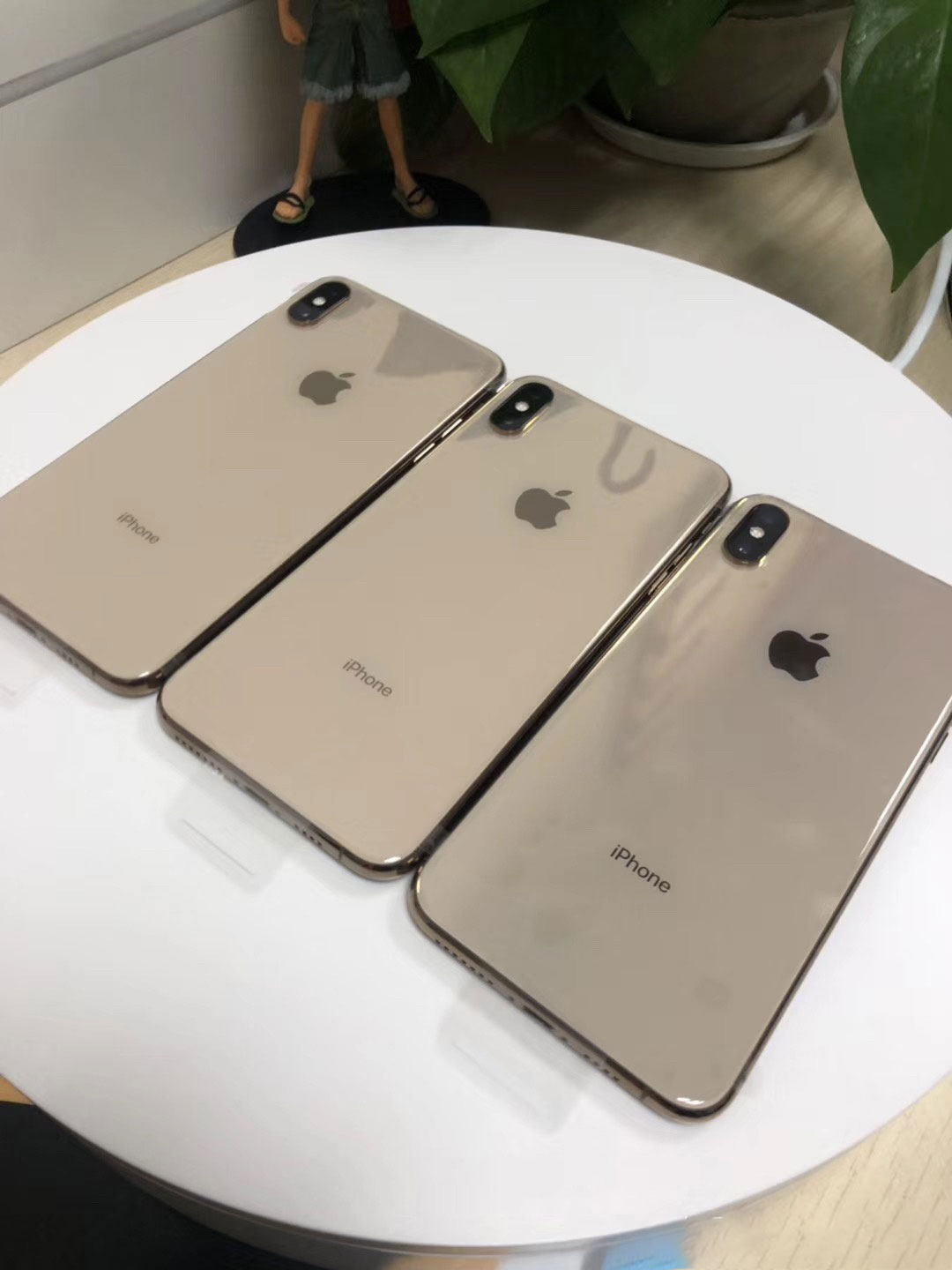 现阶段，更适合购买 iPhone XS 还是 iPhone XR？