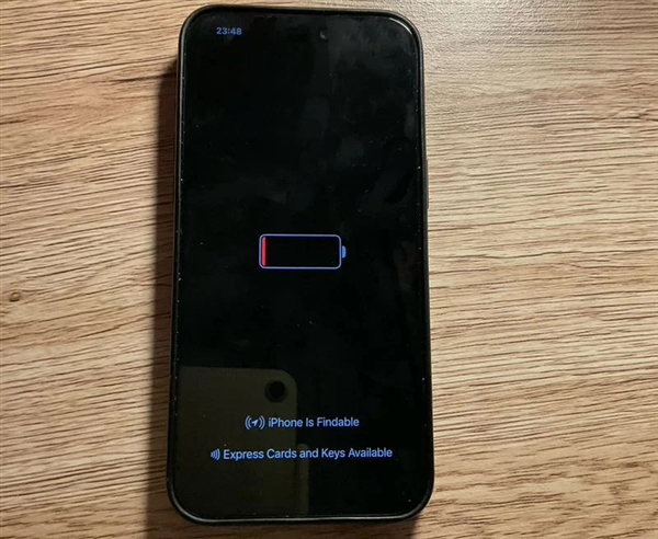 iOS 18新功能：iPhone 15系列电量耗尽后仍能显示时间 可刷NFC