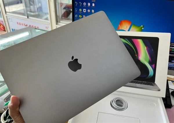 被Windows笔记本折腾N年 换到MacBook后香爆了